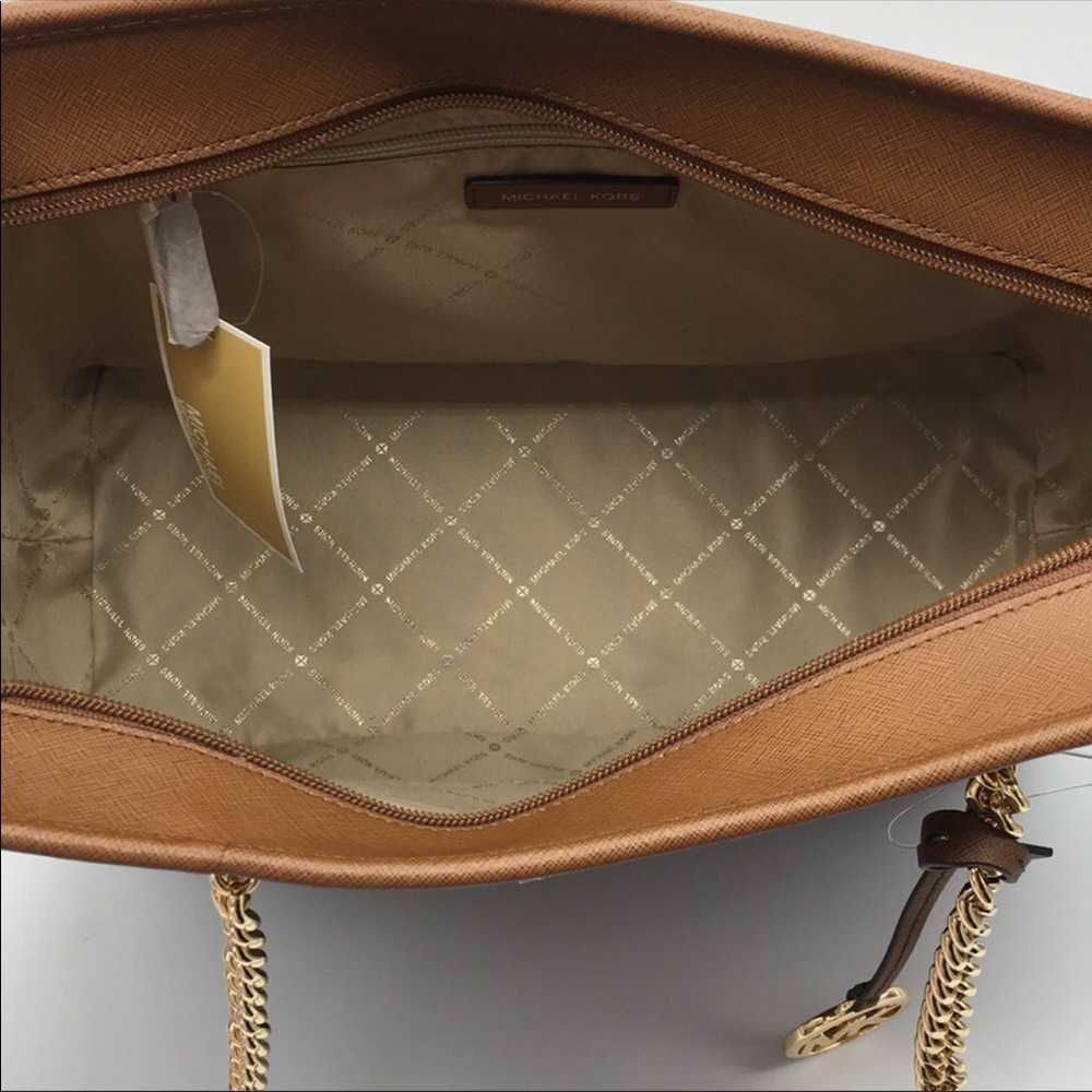 MICHAEL KORS SHANIA LG EW CHAIN TOTE BROWN - Picture 7 of 8